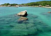 Travelers with Nha Trang city and island tours